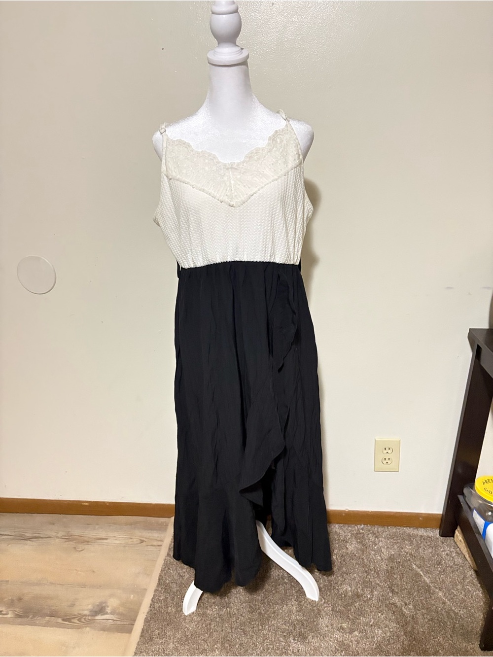 SHEIN Two-Tone Lace Trim Spaghetti Strap Maxi Dress - Cream & Black